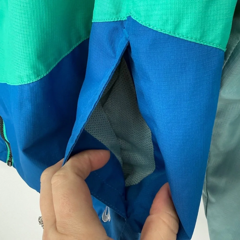 TRUE‎ RELIGION COLORBLOCK MESH-LINED WINDBREAKER MEDIUM